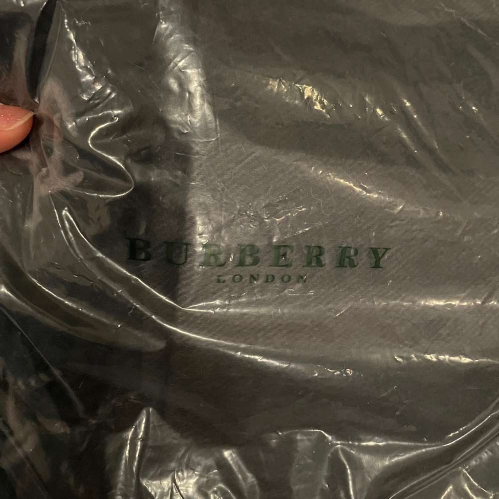 Burberry scarf - Picture 1 of 6